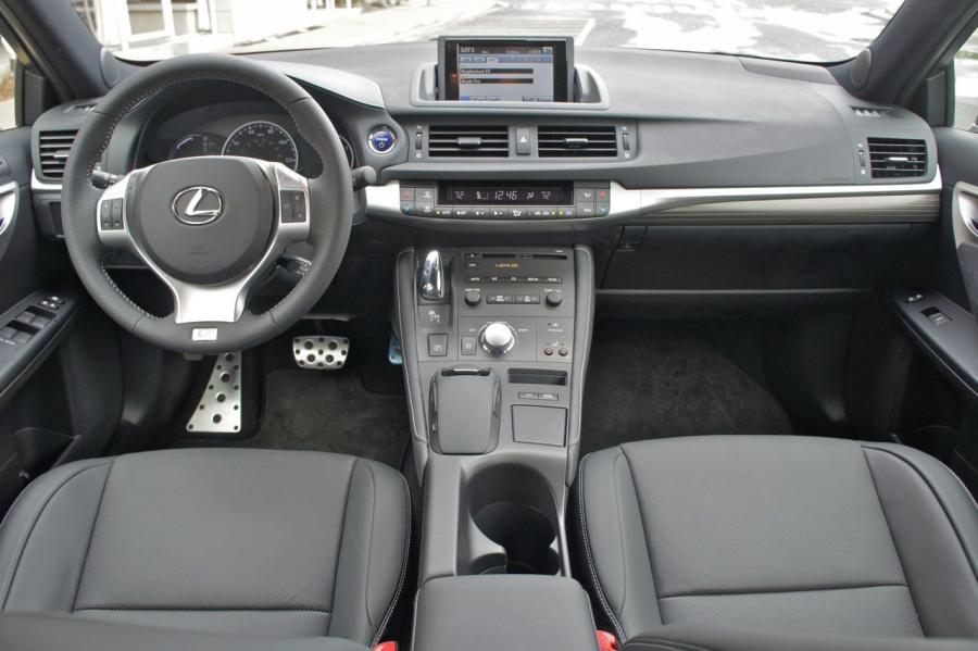  Lexus CT200h F-Sport 2012 года  (фото 5 из 13)